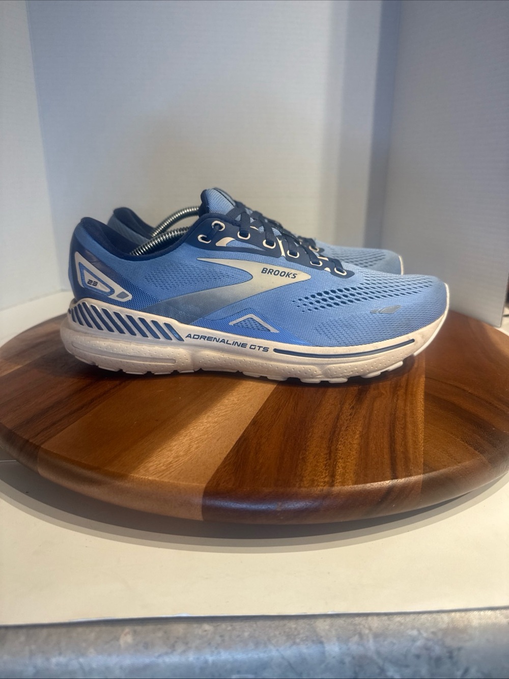 Brooks Adrenaline GTS 23 Women’s Size 10 Vista Blue Navy Linen Running Shoes